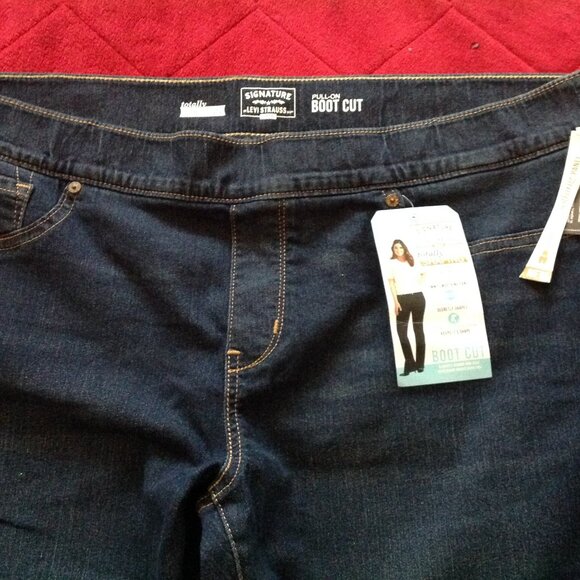 Levi Strauss Signature Gold Women's Totally Shaping Bootcut Jeans Size 22W - Picture 2 of 7